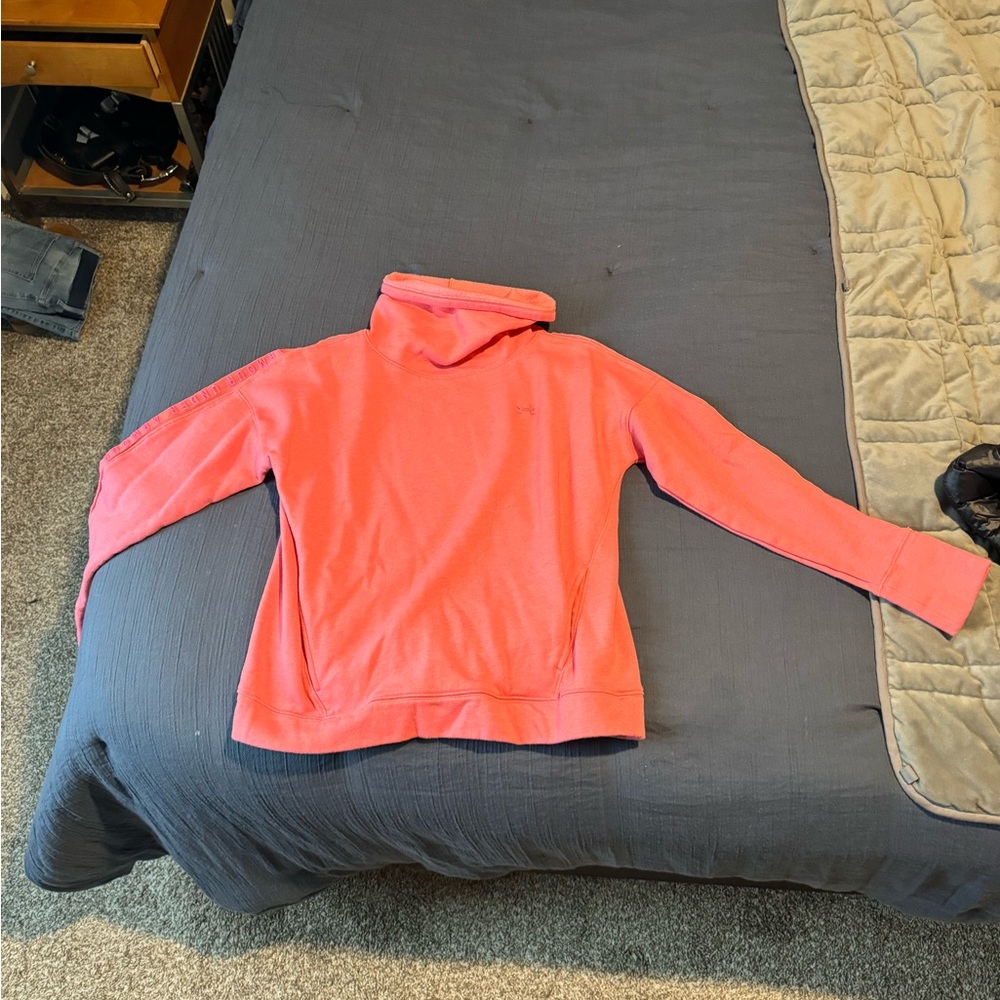 Women’s Under Armour sweatshirt